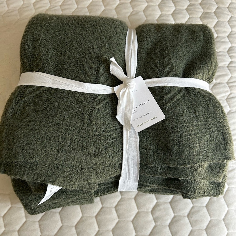 Pottery Barn Arden Tree Blanket Olive Green OS NWT